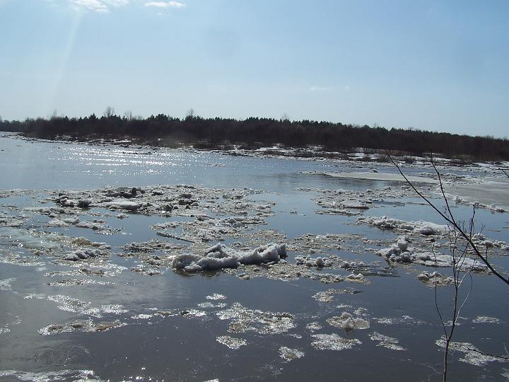 08:18 Река Сура освободилась от «зимних оков»: начался ледоход